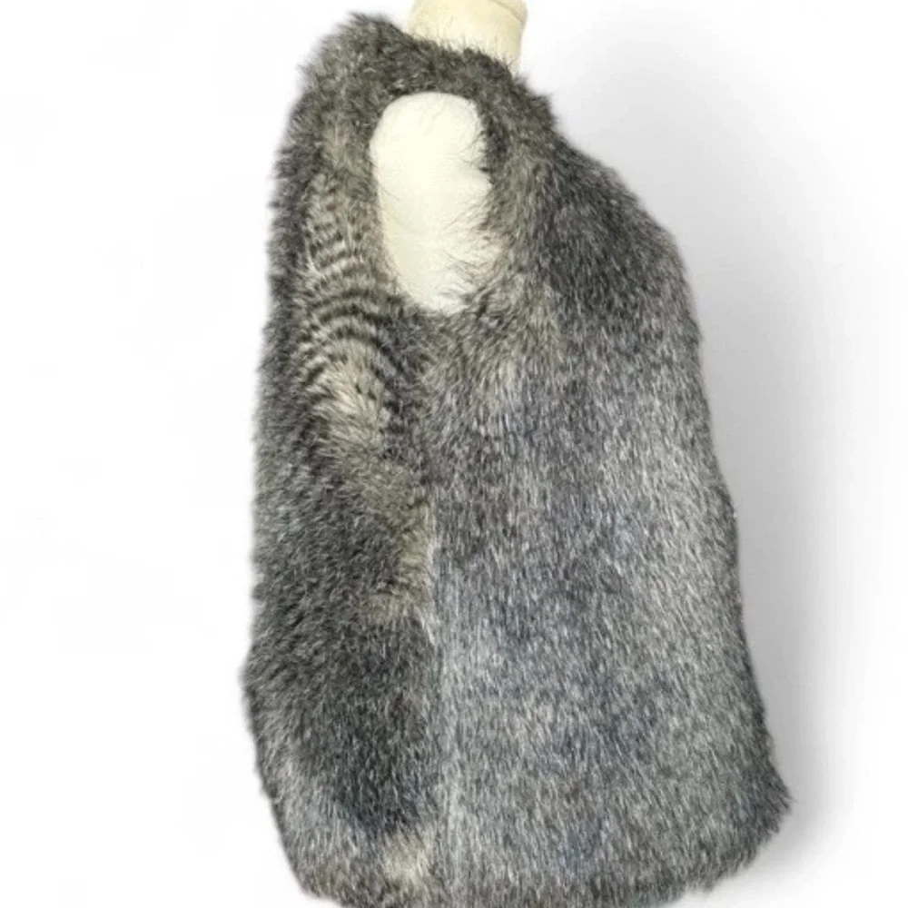 Stevie Mac Grey Faux Fur Vest Size Medium